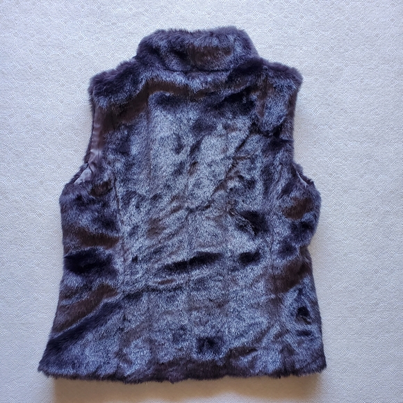 Banana Republic Plush Faux Fur Vest in Rich Purple - Picture 2 of 8